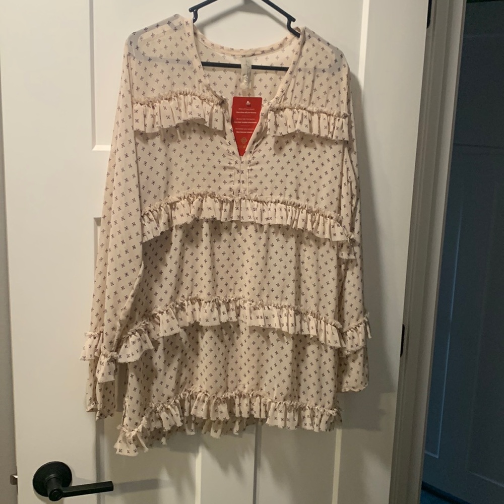 Long sleeve sheer top NWT size L